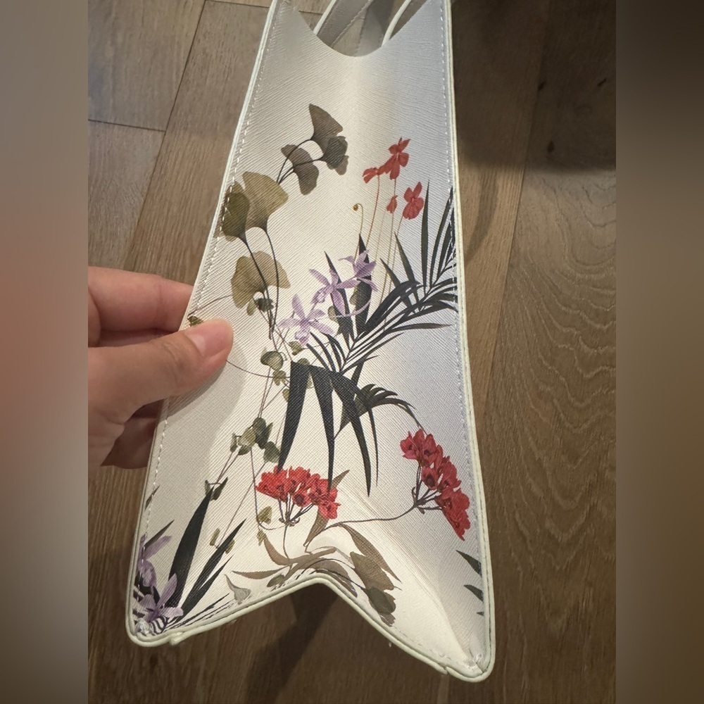 NWT Ted baker the icon purse in white floral pattern - Picture 4 of 8
